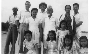 KEMERDEKAAN 1945-2025 REVOLOESI PEMOEDA DI TAHUN-TAHUN YANG TAK PERNAH BERAKHIR